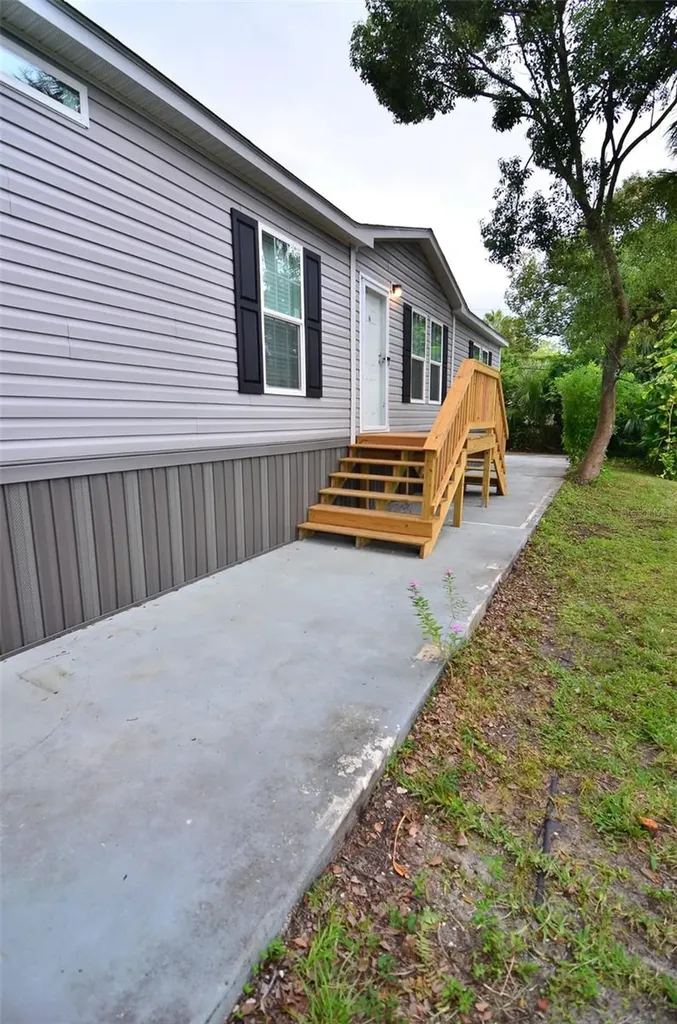 515 Twin Lakes Circle Lakeland FL 33815