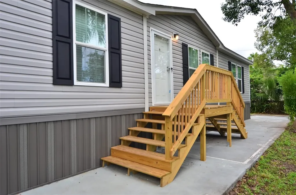 515 Twin Lakes Circle Lakeland FL 33815
