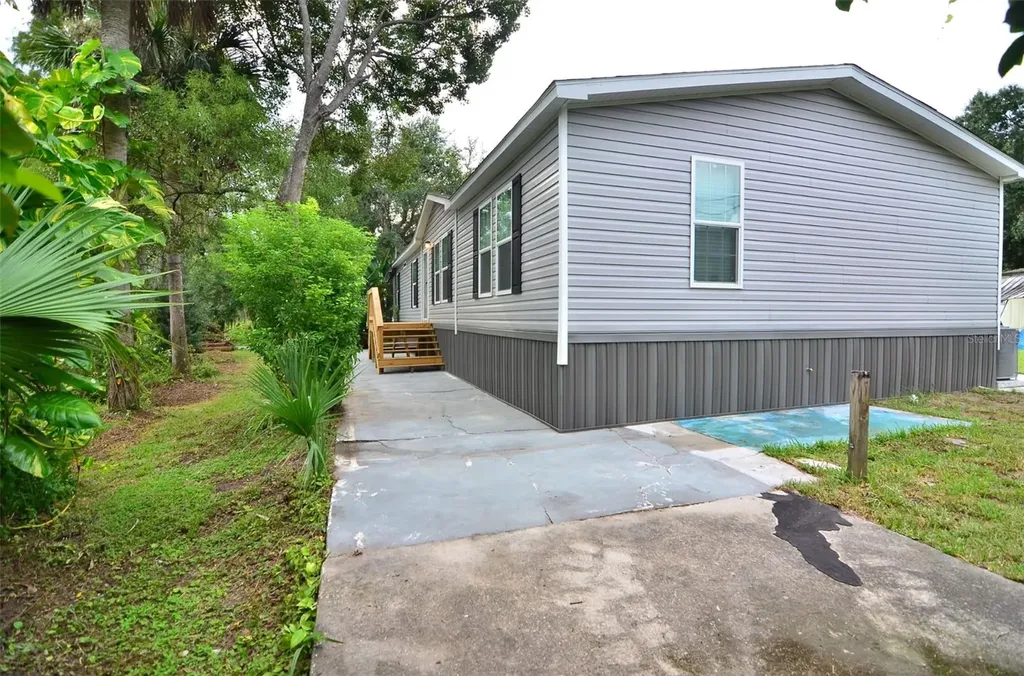 515 Twin Lakes Circle Lakeland FL 33815