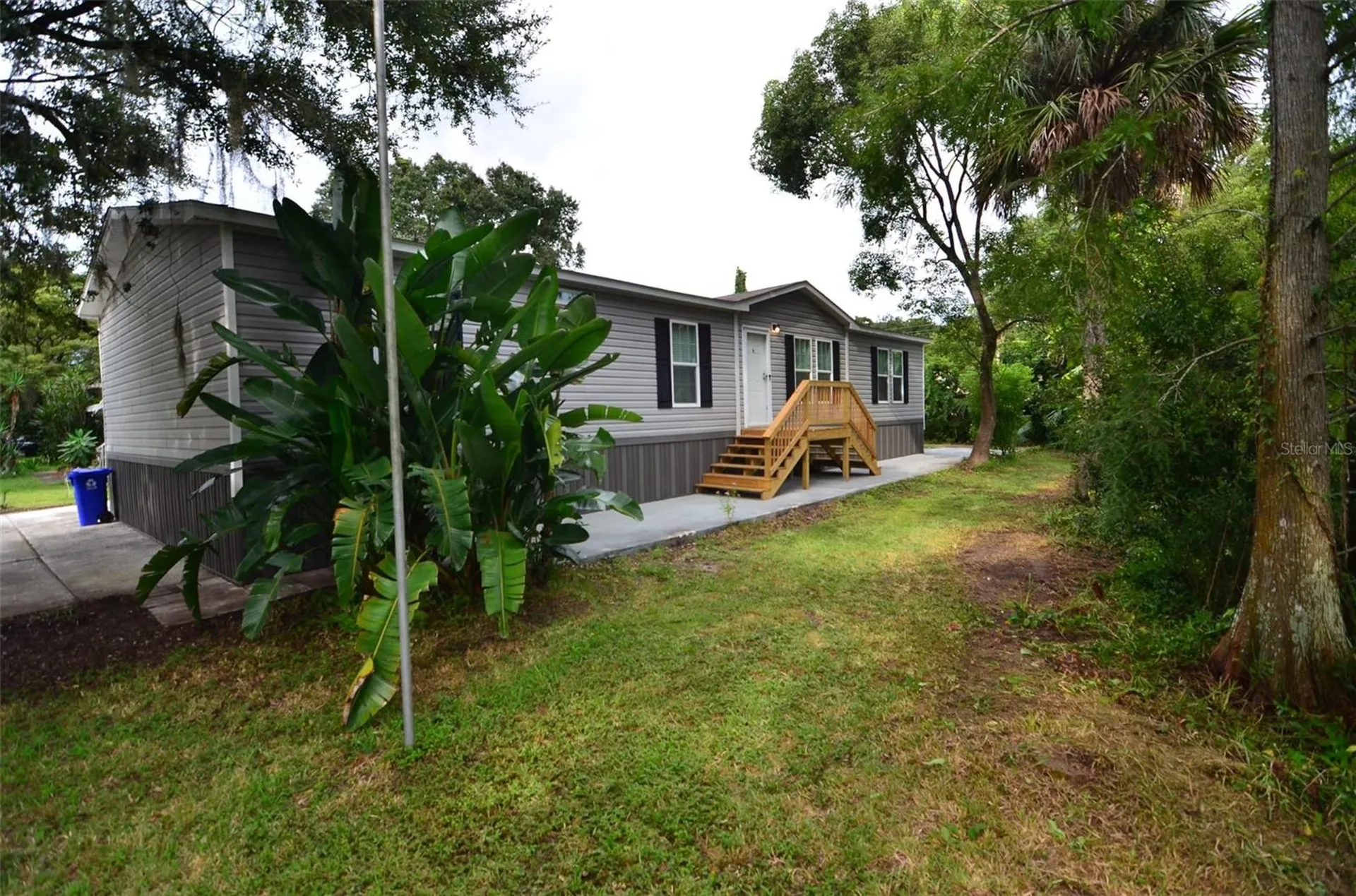 515 Twin Lakes Circle Lakeland FL 33815