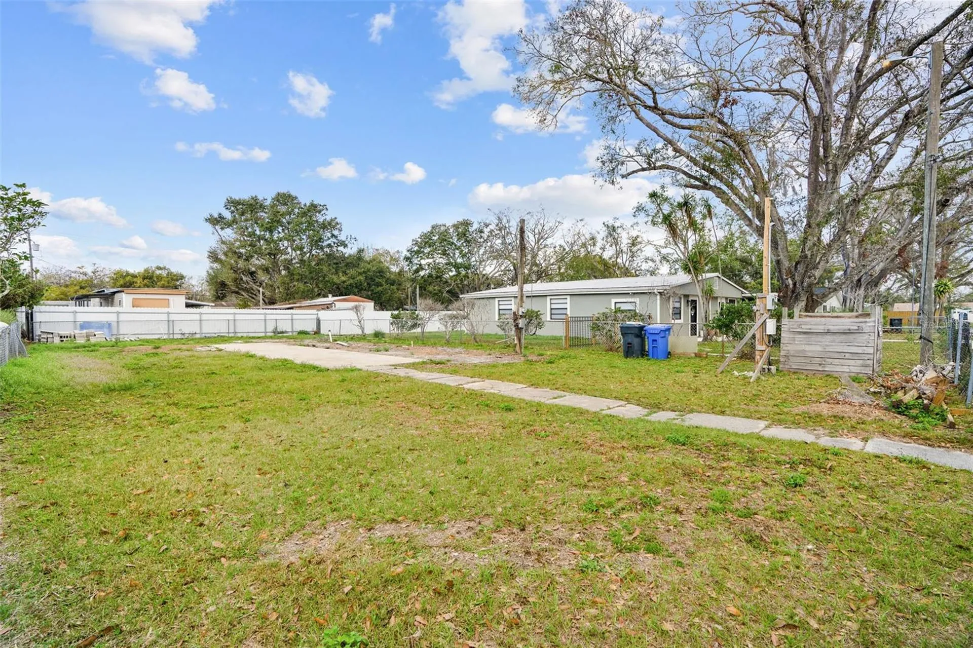 12912 Cambridge Avenue Tampa FL 33624