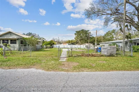 12912 Cambridge Avenue Tampa FL 33624