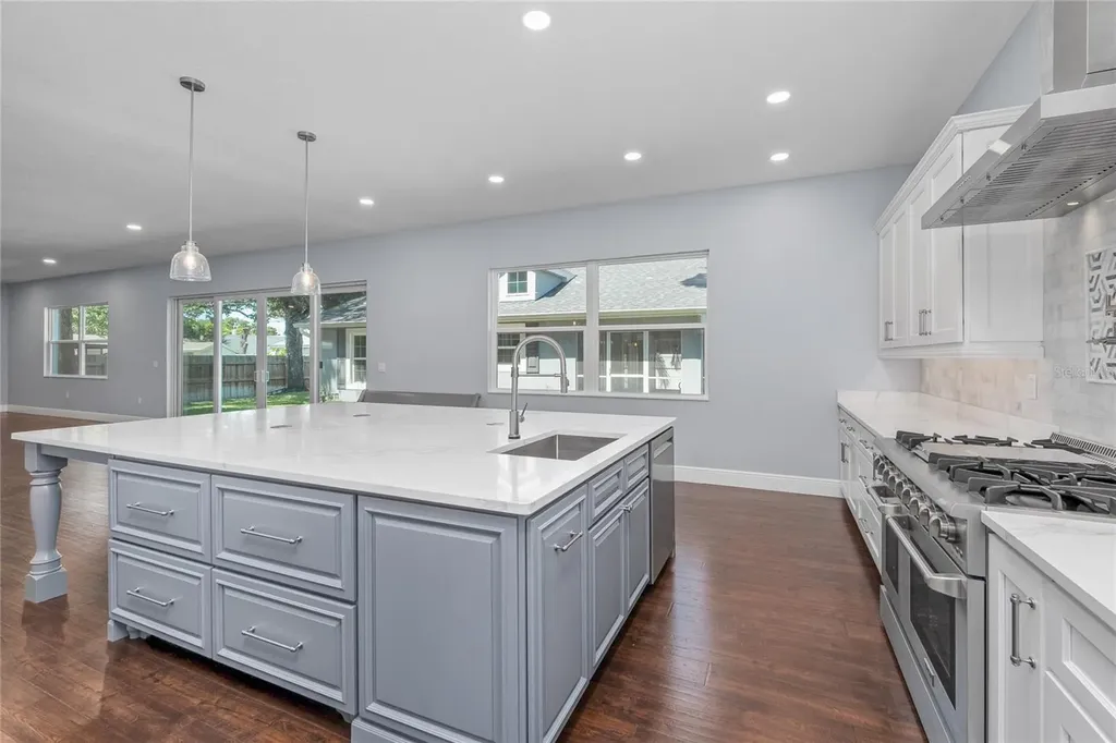 3709 W Dale Avenue Tampa FL 33609