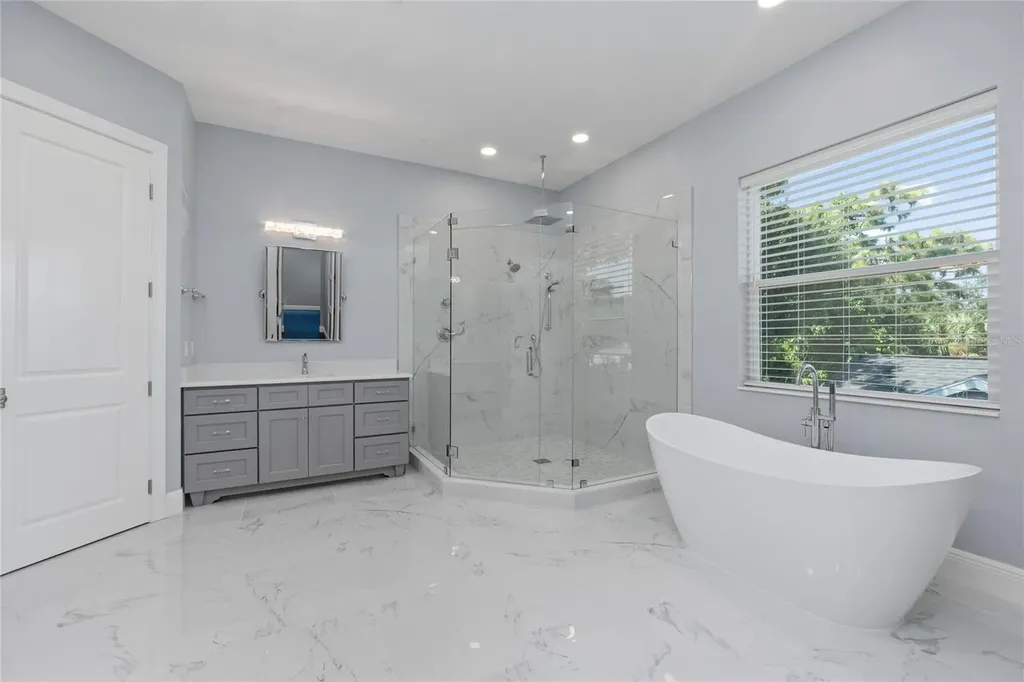 3709 W Dale Avenue Tampa FL 33609