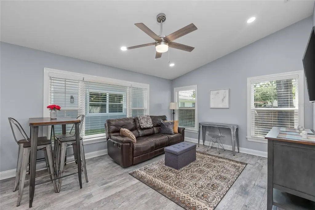 3709 W Dale Avenue Tampa FL 33609