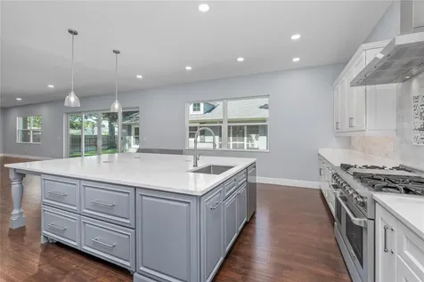 3709 W Dale Avenue Tampa FL 33609
