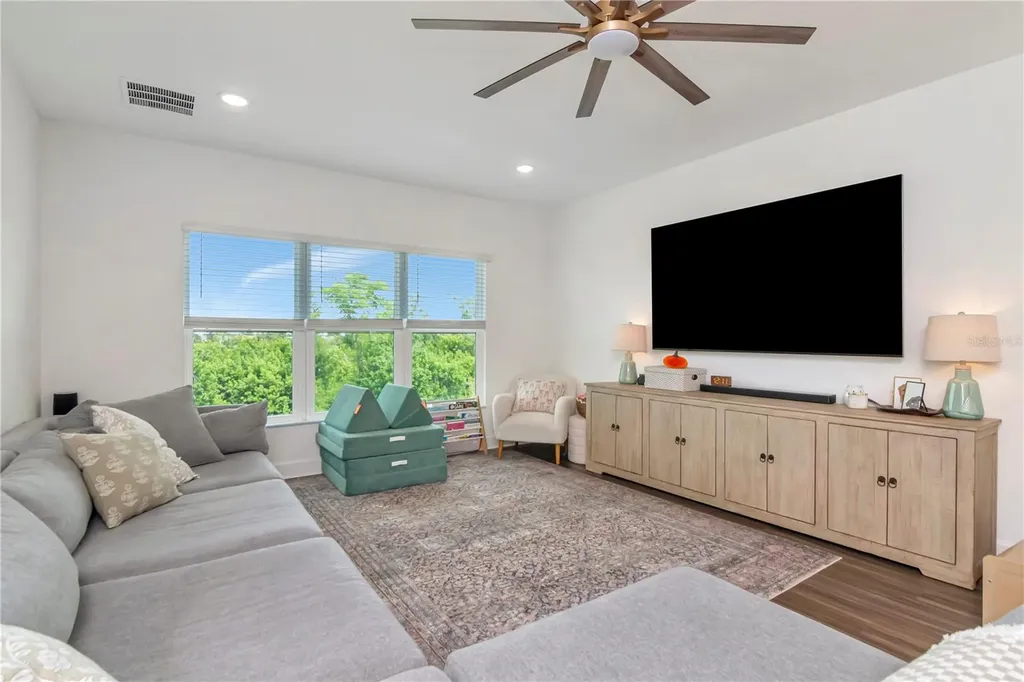 979 Signet Drive Apollo Beach FL 33572