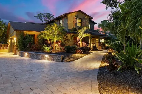 1070 Bayshore Drive Englewood FL 34223