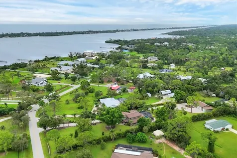 1070 Bayshore Drive Englewood FL 34223