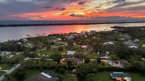 1070 Bayshore Drive Englewood FL 34223