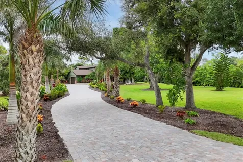 1070 Bayshore Drive Englewood FL 34223