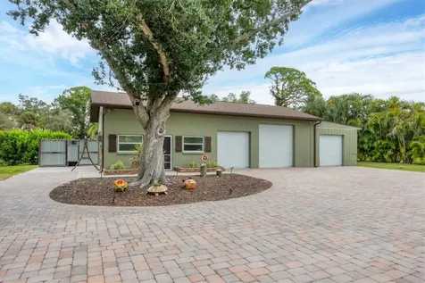 1070 Bayshore Drive Englewood FL 34223