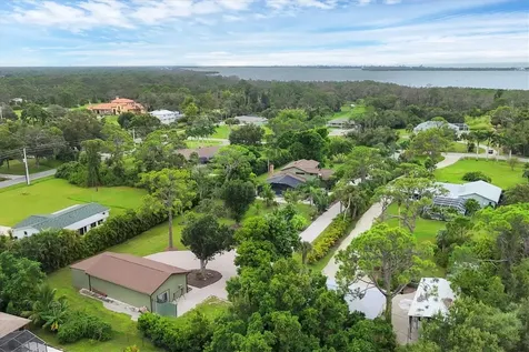 1070 Bayshore Drive Englewood FL 34223