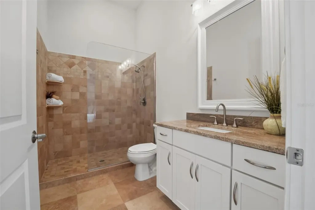 3215 Gulf City Road Ruskin FL 33570