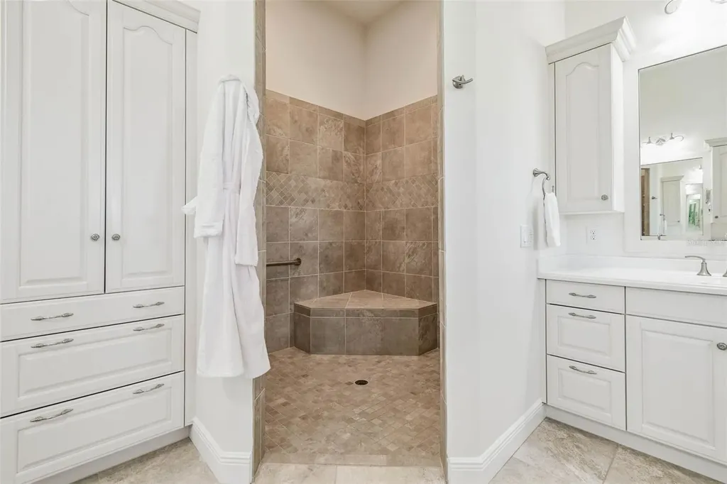 3215 Gulf City Road Ruskin FL 33570