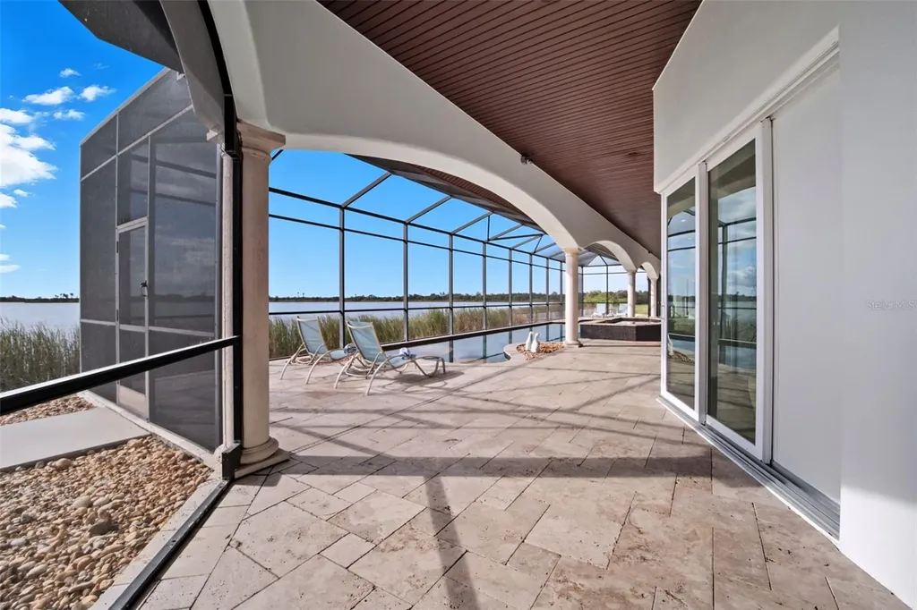 3215 Gulf City Road Ruskin FL 33570