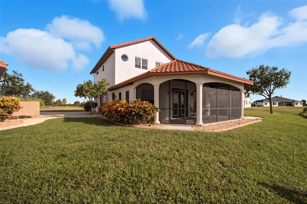3215 Gulf City Road Ruskin FL 33570