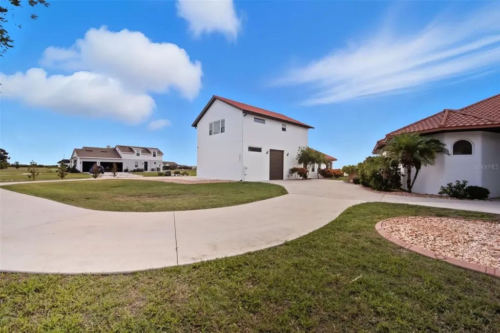 3215 Gulf City Road Ruskin FL 33570