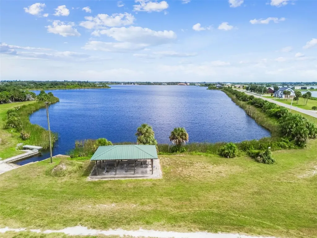 3215 Gulf City Road Ruskin FL 33570