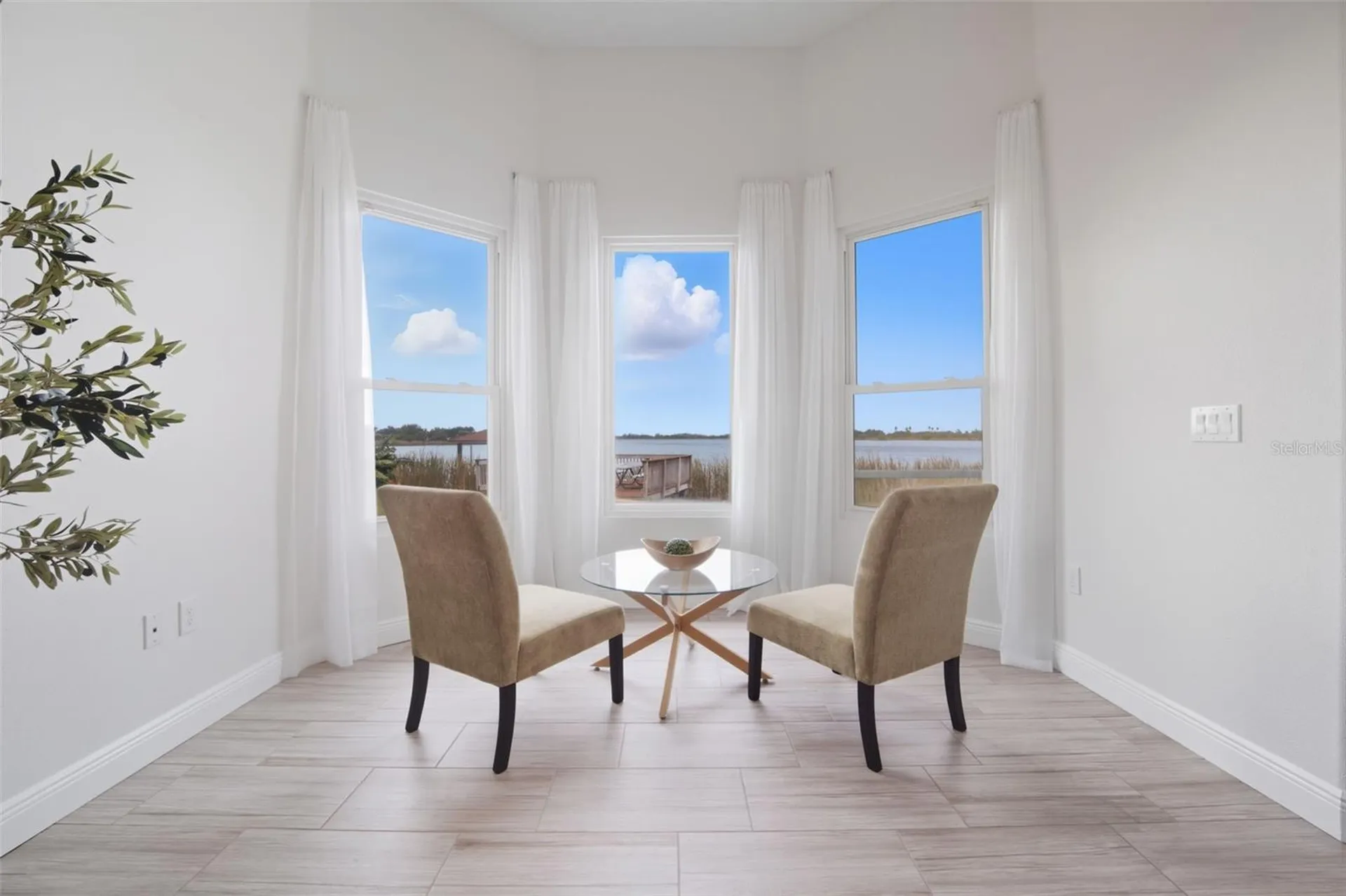 3215 Gulf City Road Ruskin FL 33570