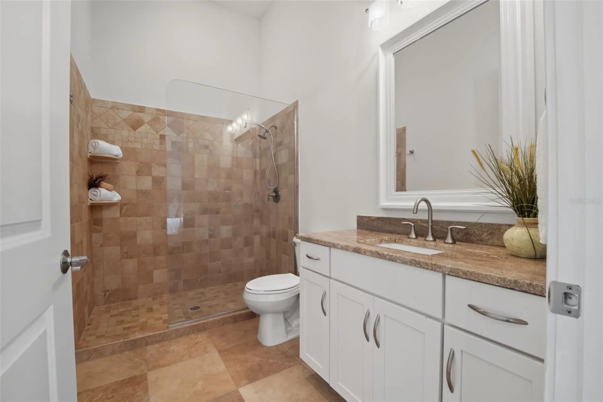 3215 Gulf City Road Ruskin FL 33570