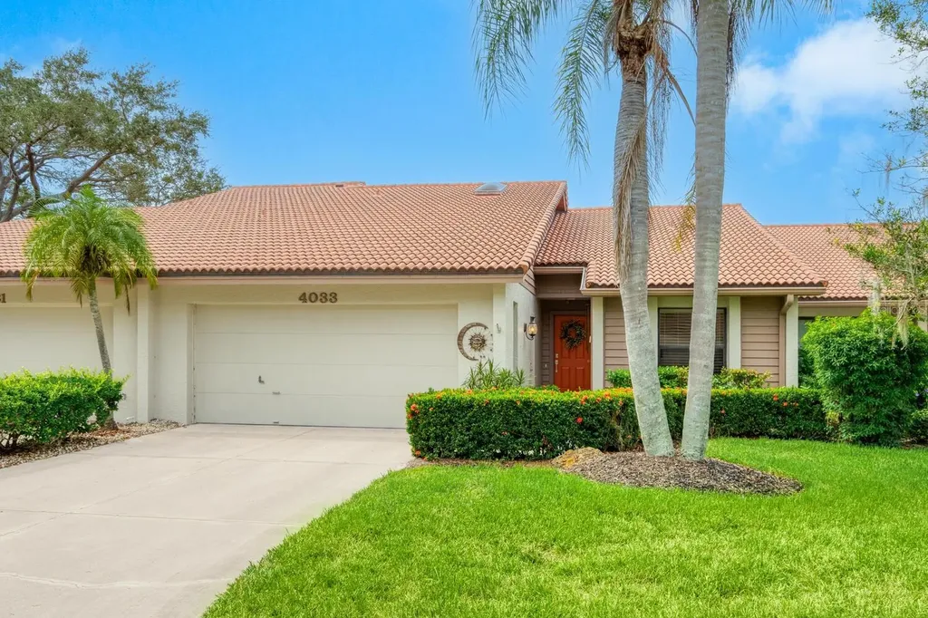4033 Wilshire Circle E Sarasota FL 34238