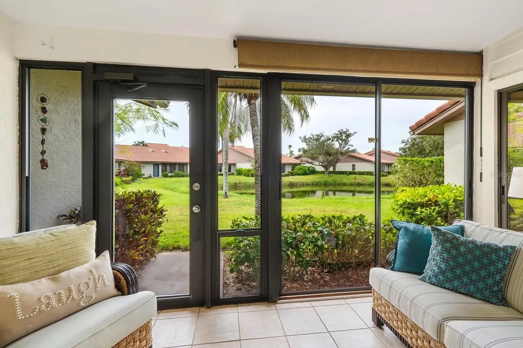 4033 Wilshire Circle E Sarasota FL 34238