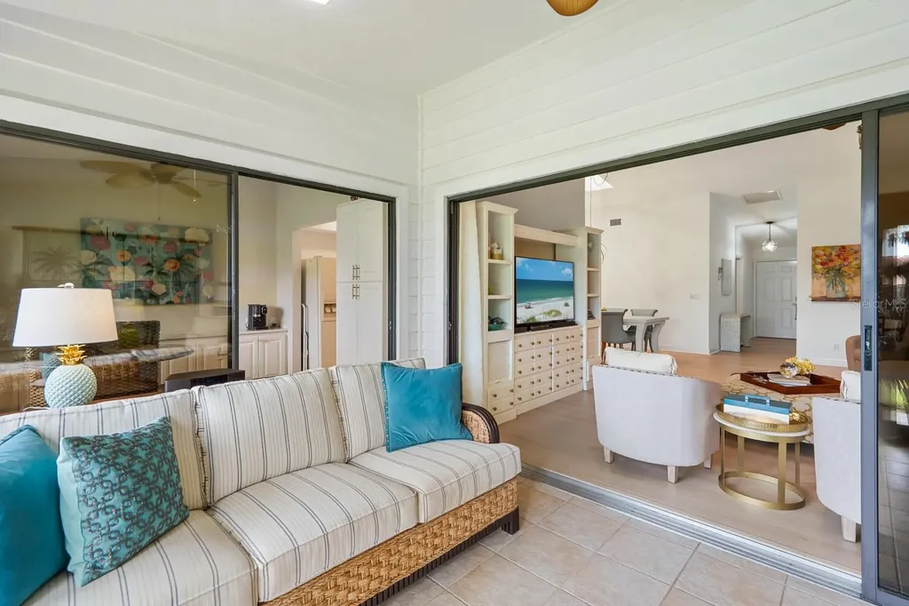 4033 Wilshire Circle E Sarasota FL 34238