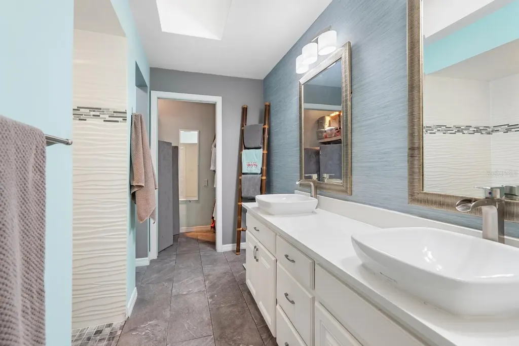 4033 Wilshire Circle E Sarasota FL 34238