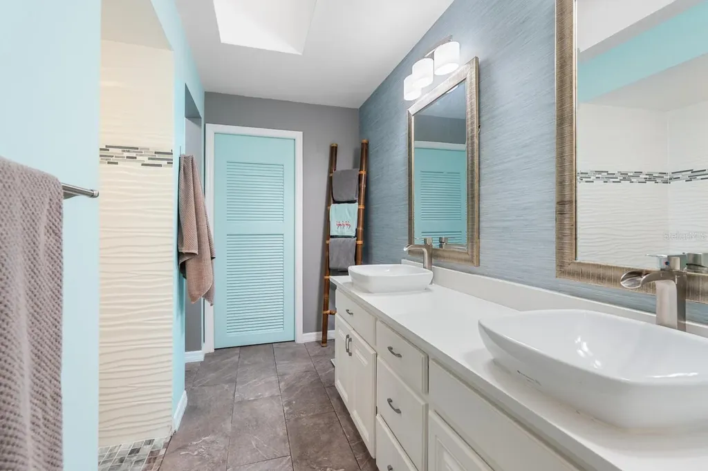 4033 Wilshire Circle E Sarasota FL 34238