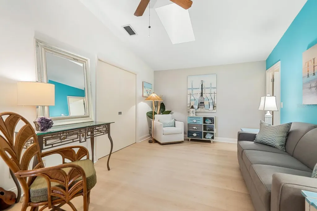 4033 Wilshire Circle E Sarasota FL 34238