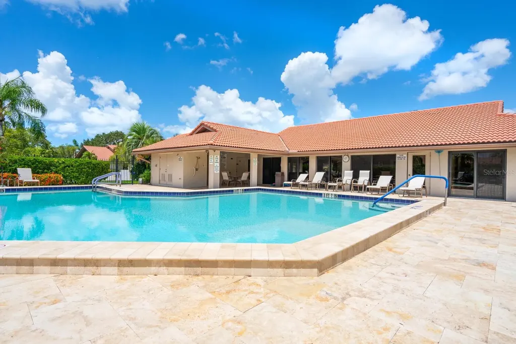 4033 Wilshire Circle E Sarasota FL 34238