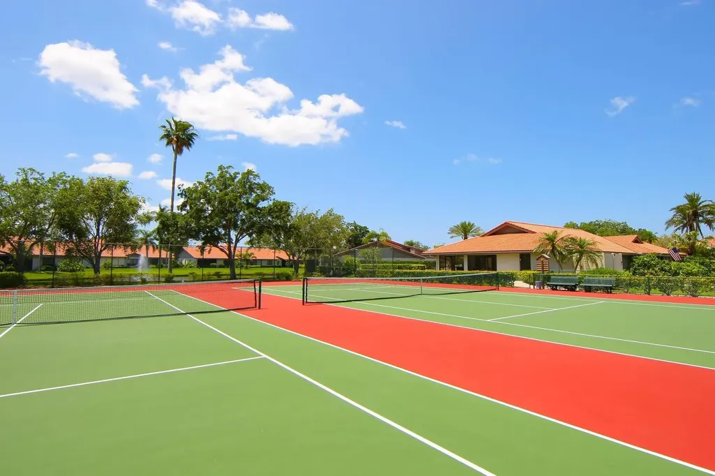 4033 Wilshire Circle E Sarasota FL 34238