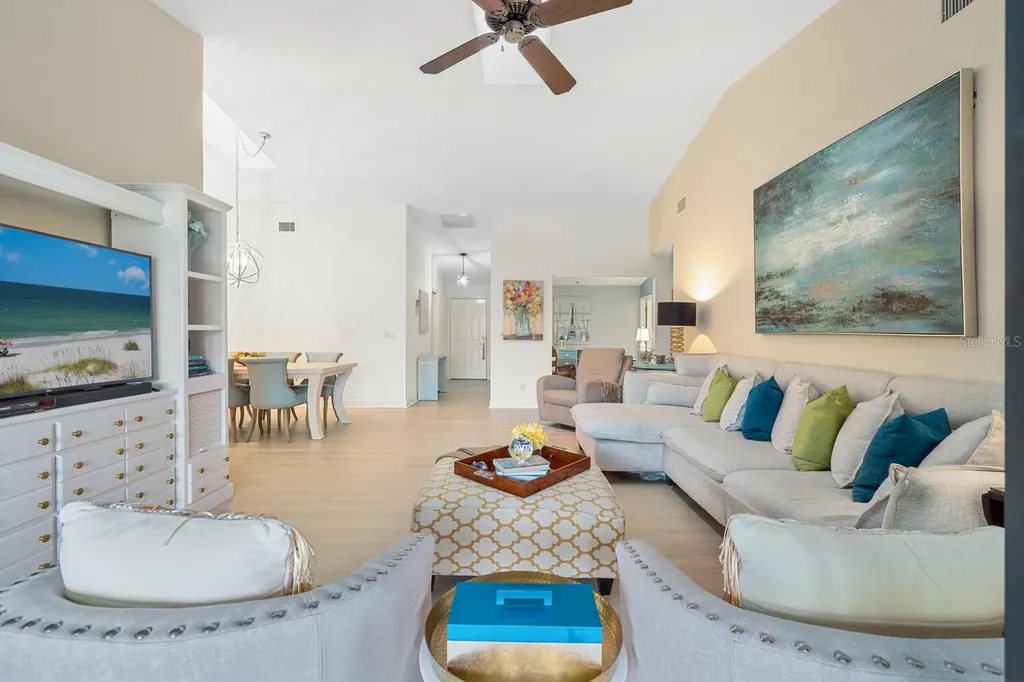 4033 Wilshire Circle E Sarasota FL 34238