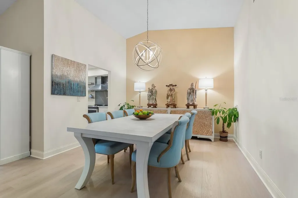 4033 Wilshire Circle E Sarasota FL 34238