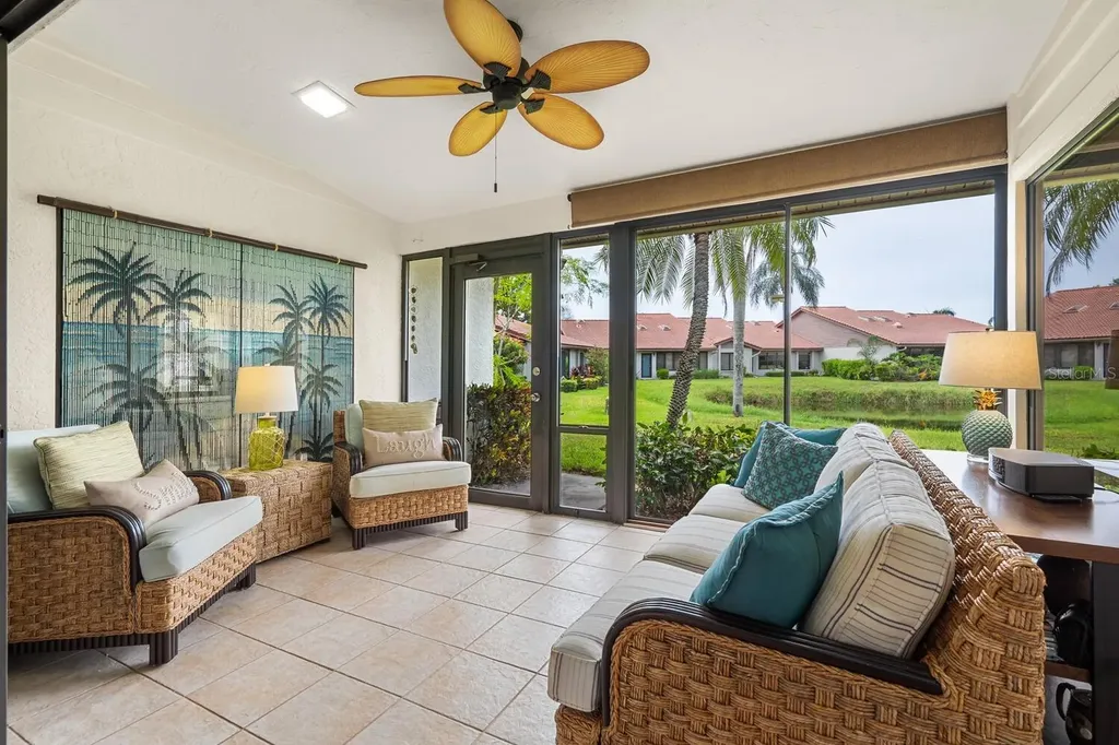 4033 Wilshire Circle E Sarasota FL 34238