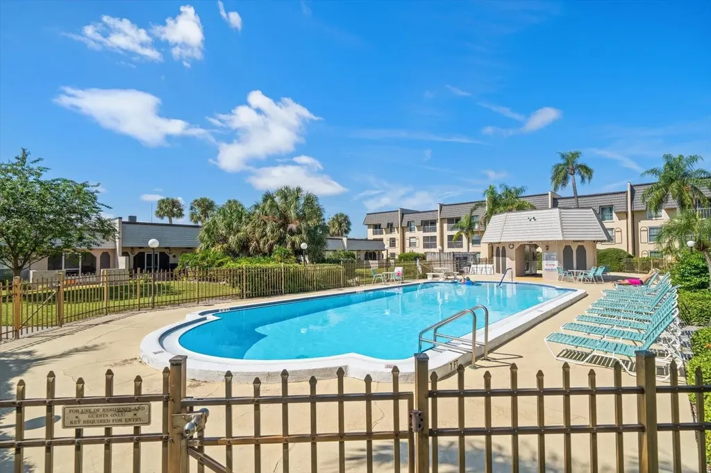 8681 Bardmoor Boulevard Seminole FL 33777