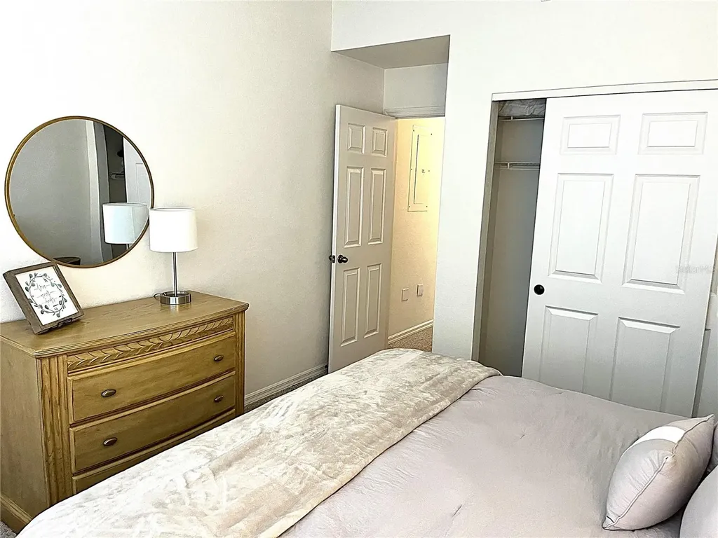 8335 Glenrose Way Sarasota FL 34238