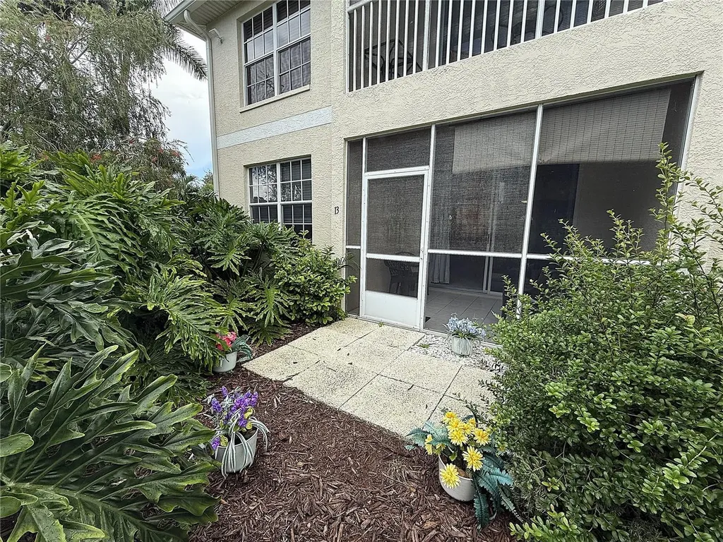 8335 Glenrose Way Sarasota FL 34238