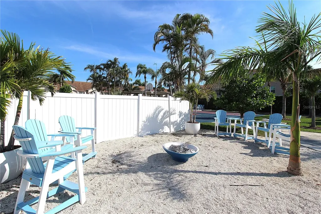 8335 Glenrose Way Sarasota FL 34238