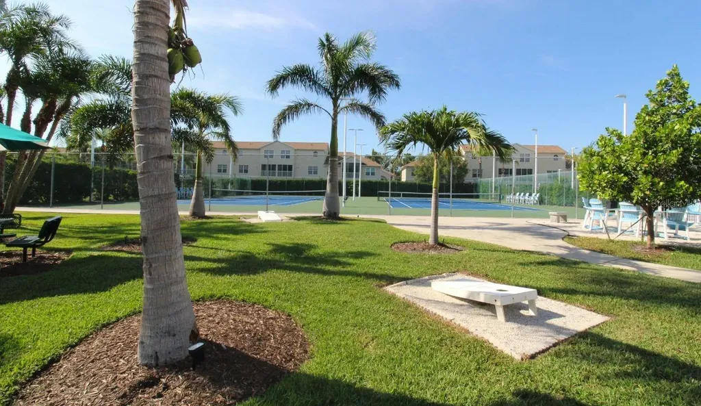 8335 Glenrose Way Sarasota FL 34238