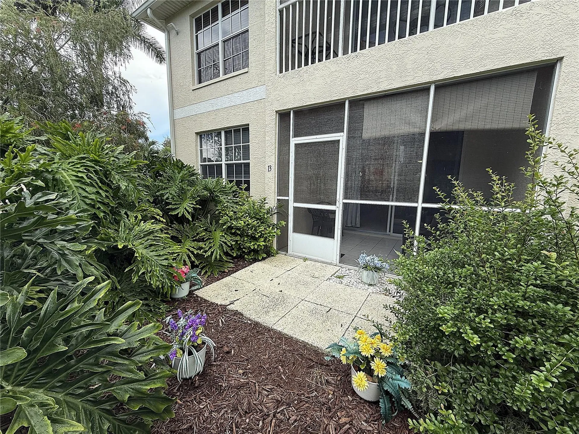 8335 Glenrose Way Sarasota FL 34238