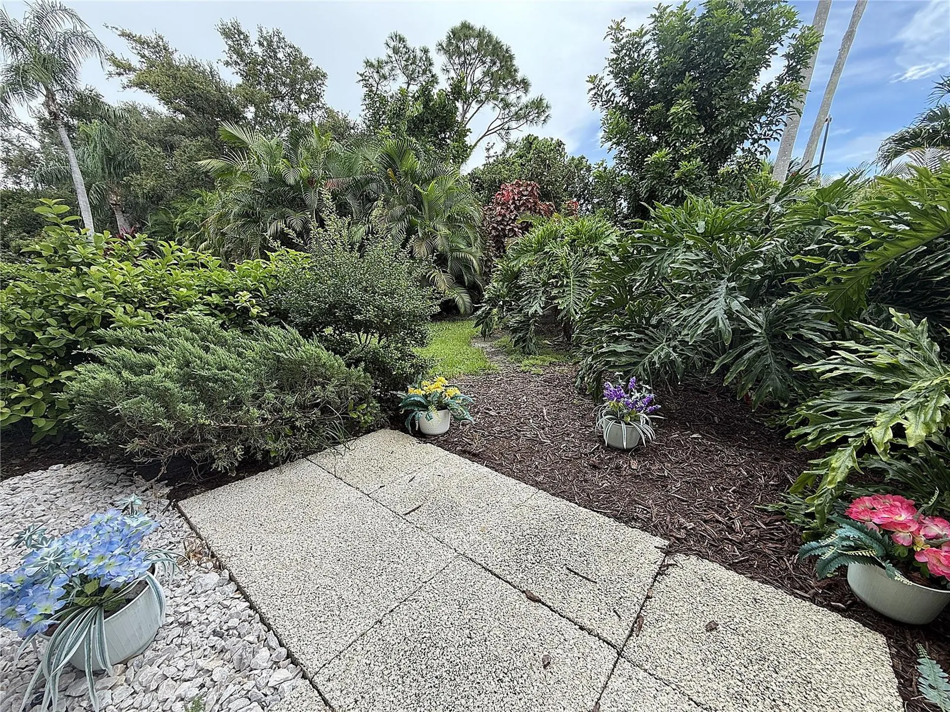 8335 Glenrose Way Sarasota FL 34238