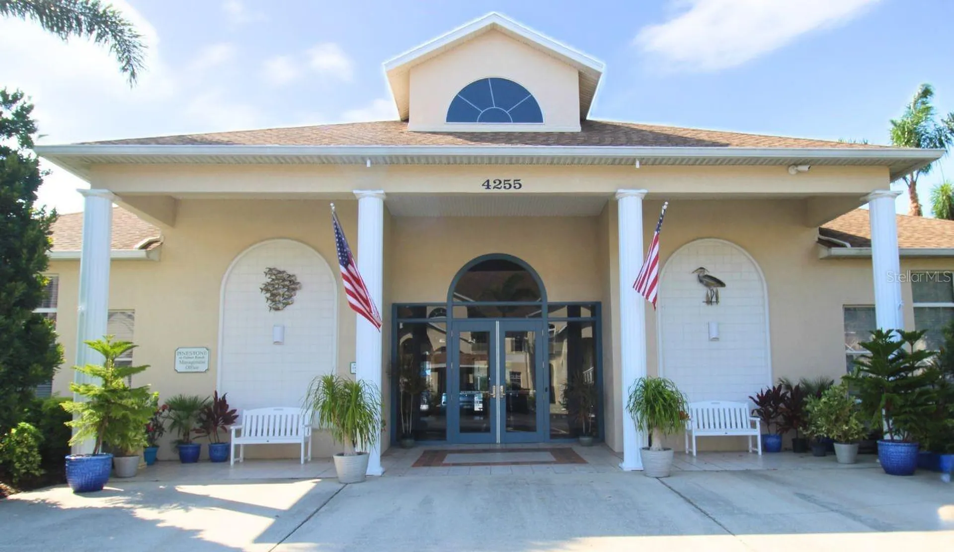 8335 Glenrose Way Sarasota FL 34238