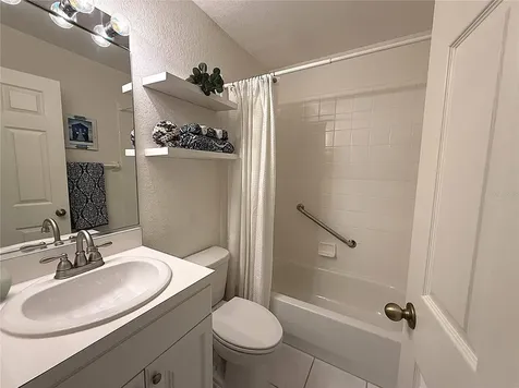 8335 Glenrose Way Sarasota FL 34238