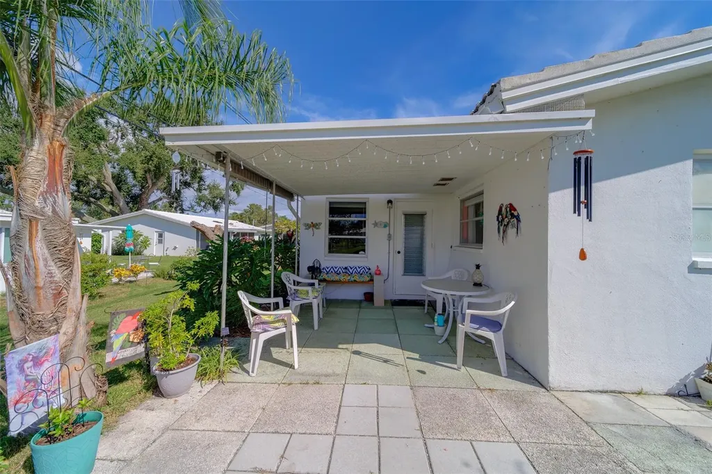 9262 140th Lane Seminole FL 33776