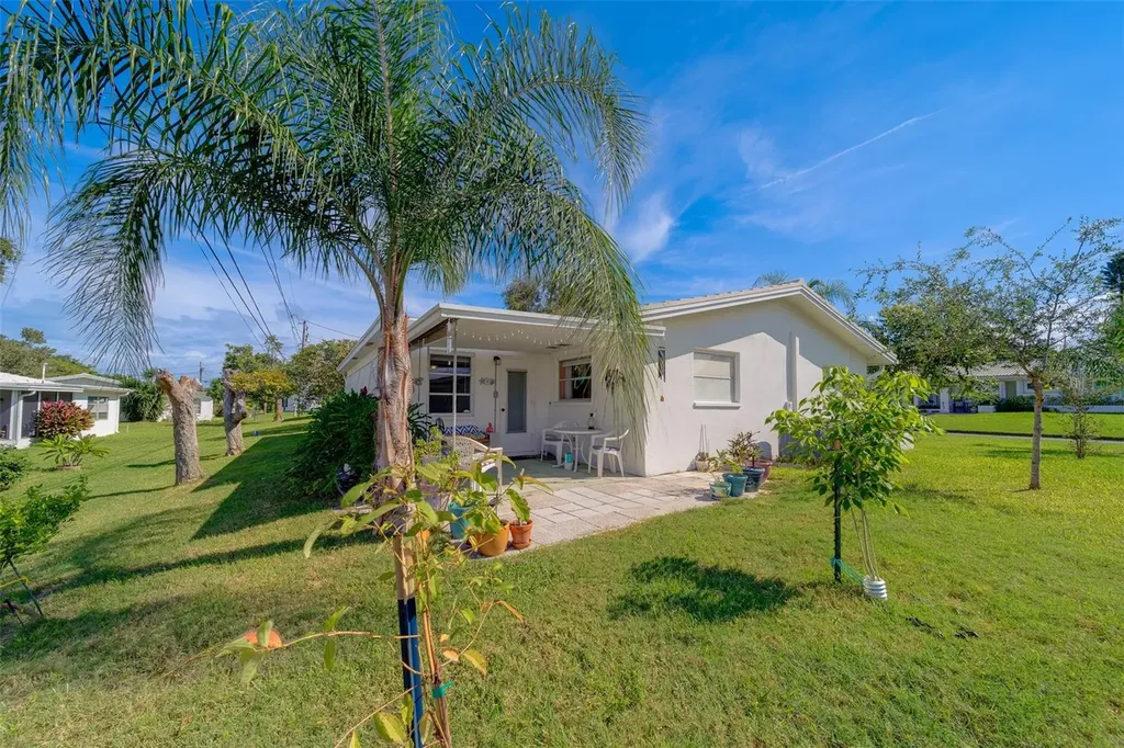 9262 140th Lane Seminole FL 33776