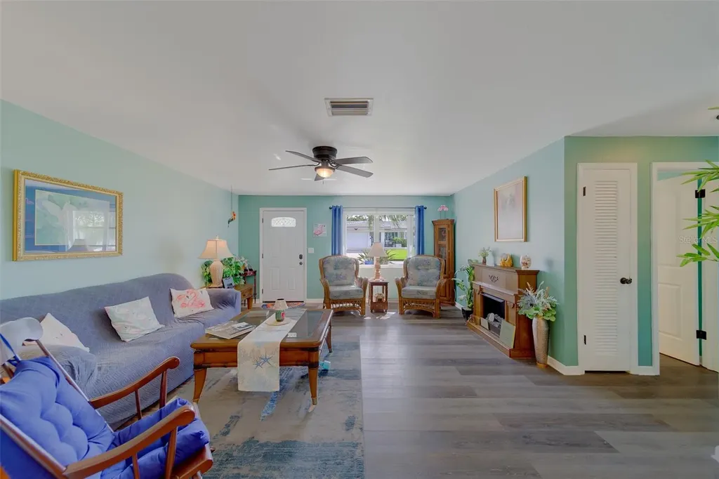 9262 140th Lane Seminole FL 33776