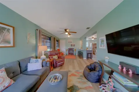 9262 140th Lane Seminole FL 33776
