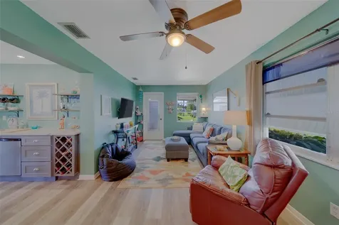 9262 140th Lane Seminole FL 33776